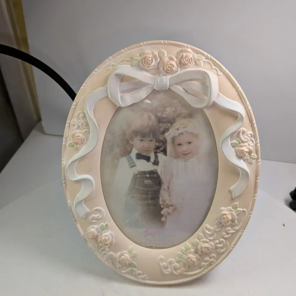 Vintage Oval Ceramic Picture Frame – Peach Floral Bow Accent, 1987 Terragrafics